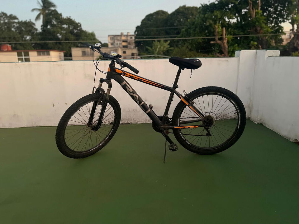 Portada de Mensajería en bicicleta en Boyeros, La Habana