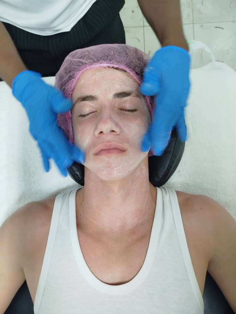 Portada de Tratamientos anti acné, manchas y arrugas con limpieza facial profunda